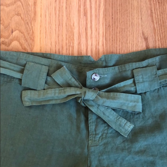 JUICY COUTURE Linen green short shorts tie belt Size 10 pockets cuff - Picture 2 of 9